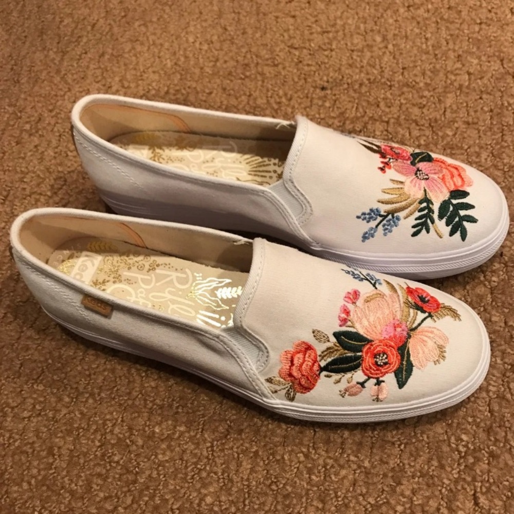 NWOT keds embroidered sneakers